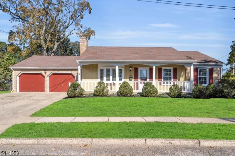 1010 Green St - Photo 1