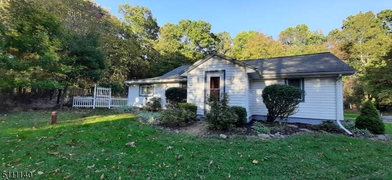 555 E Hill Rd - Photo 1