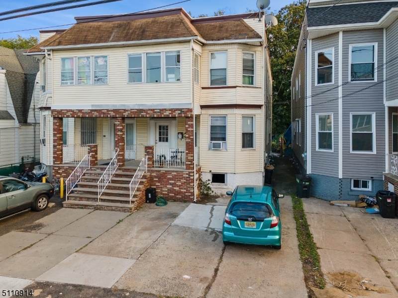 252 Westfield Ave - Photo 1