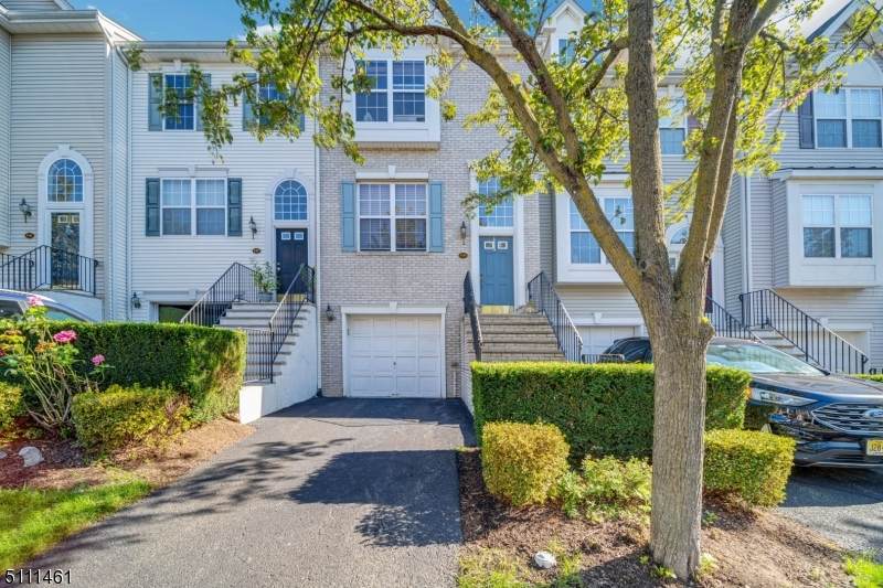 558 Coventry Dr - Photo 1