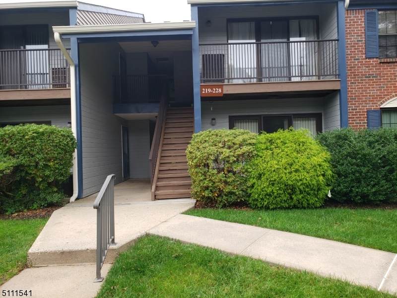222 Irving Pl - Photo 1