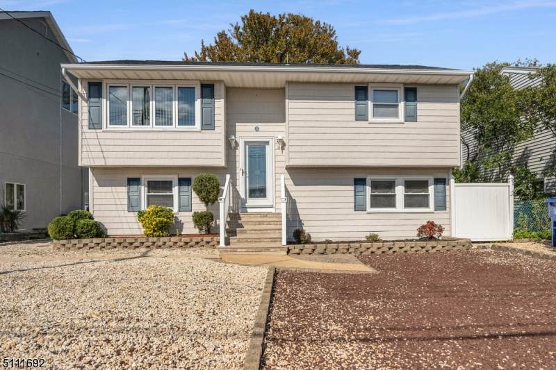 12 Barbados Ave - Photo 1