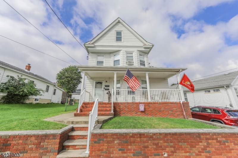 33 Grant Ave - Photo 1