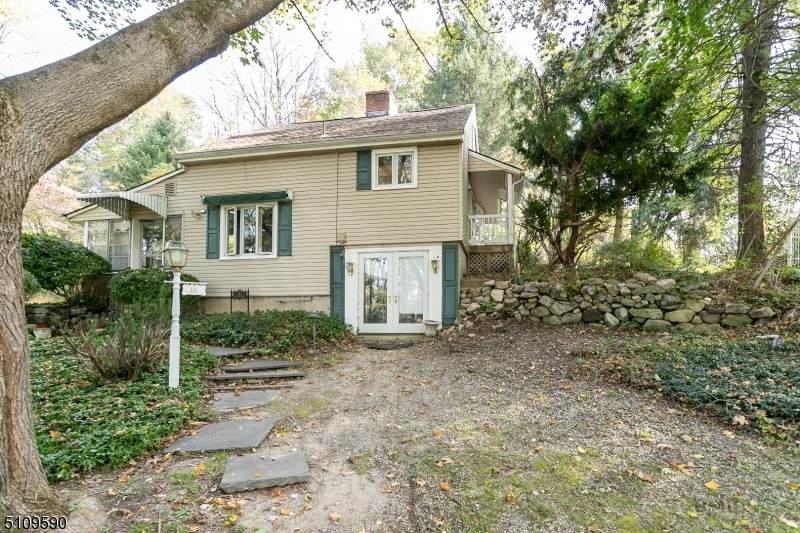 16 Beechwood Rd - Photo 1