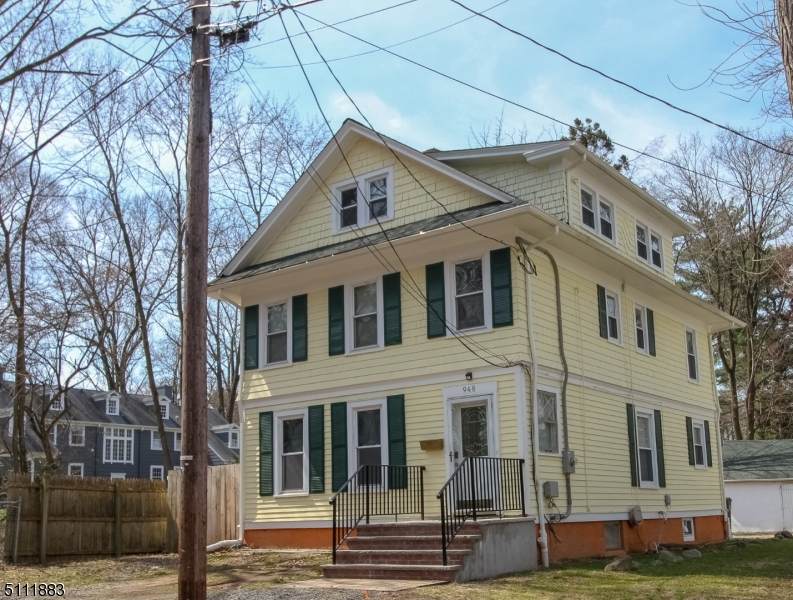 948 Pine St - Photo 1