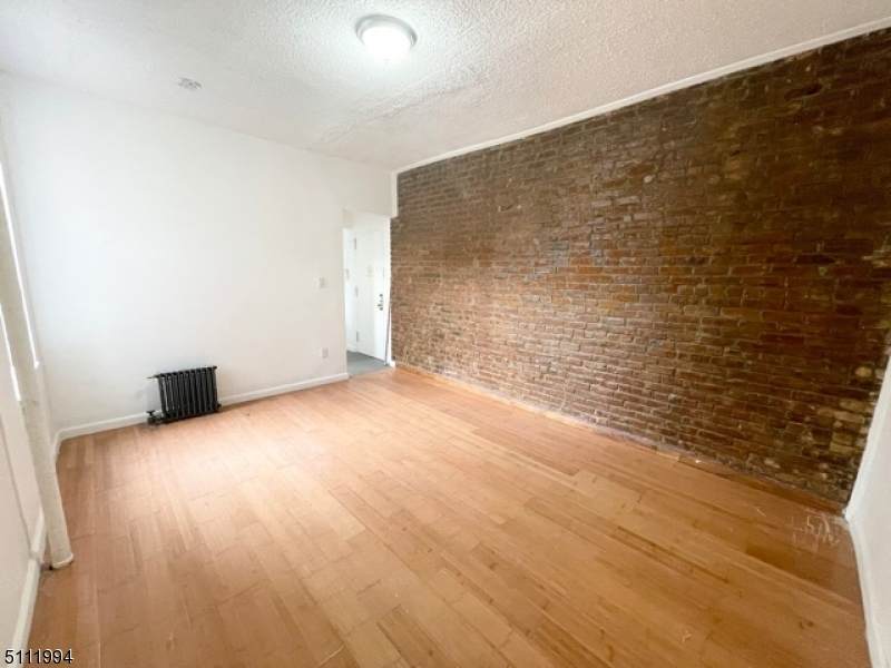 35 Rock - Photo 1