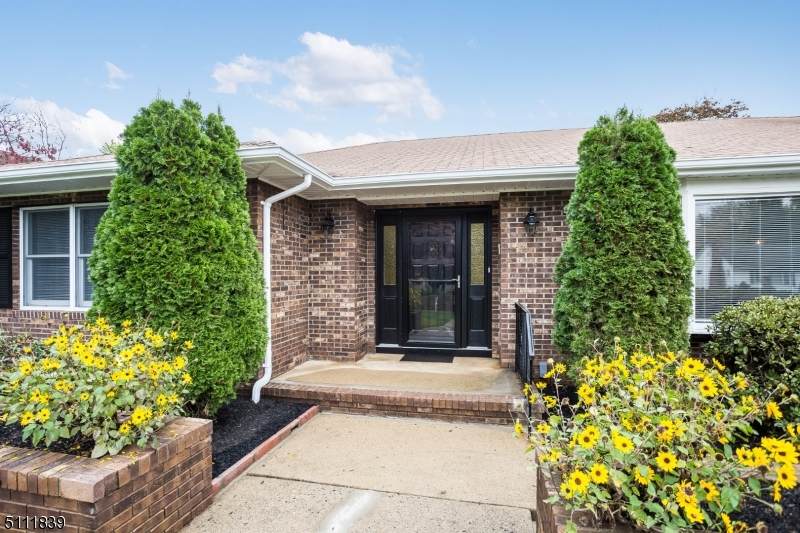11 Ballentine St - Photo 1