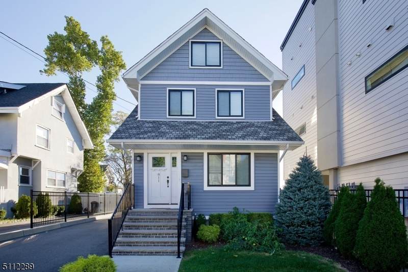 811 Kilsyth Rd - Photo 1