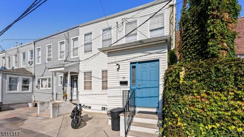 10 Prospect Row - Photo 1