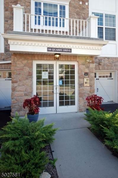 98 Quarry Dr C2 - Photo 1