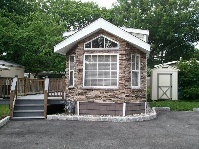 600 Pulis Ave - Photo 1
