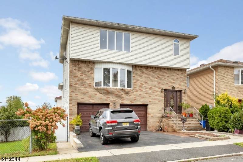 75 William St - Photo 1
