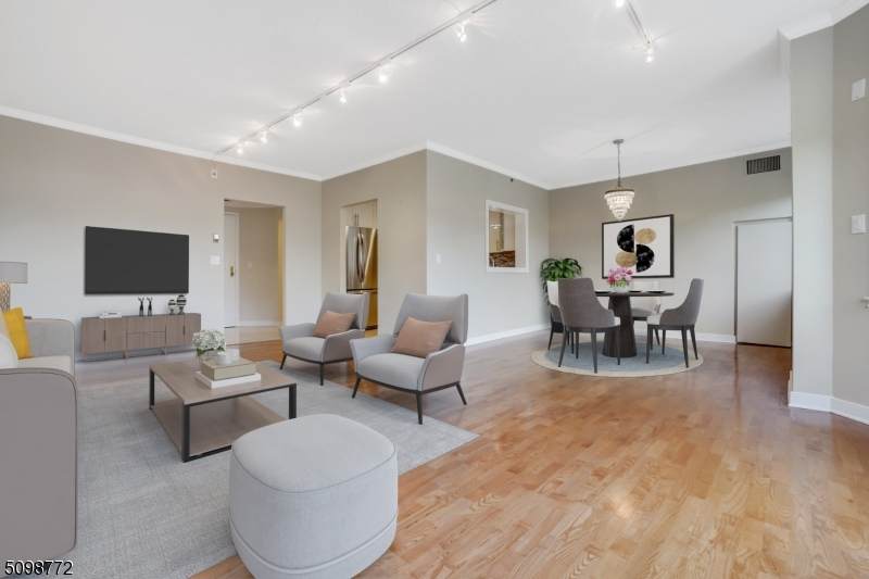 616 S Orange Ave, 7G - Photo 1