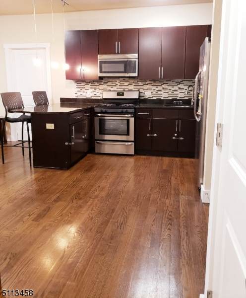 105 Broad St - Photo 1