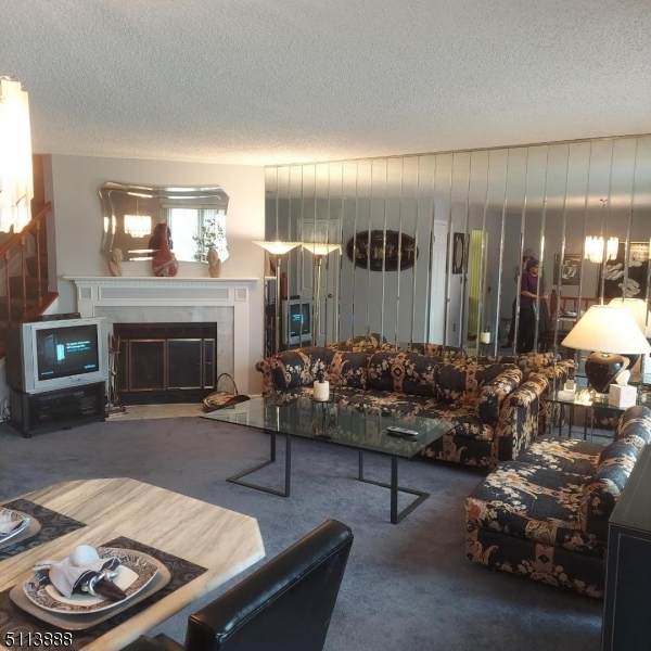 77 Howard St - Photo 1