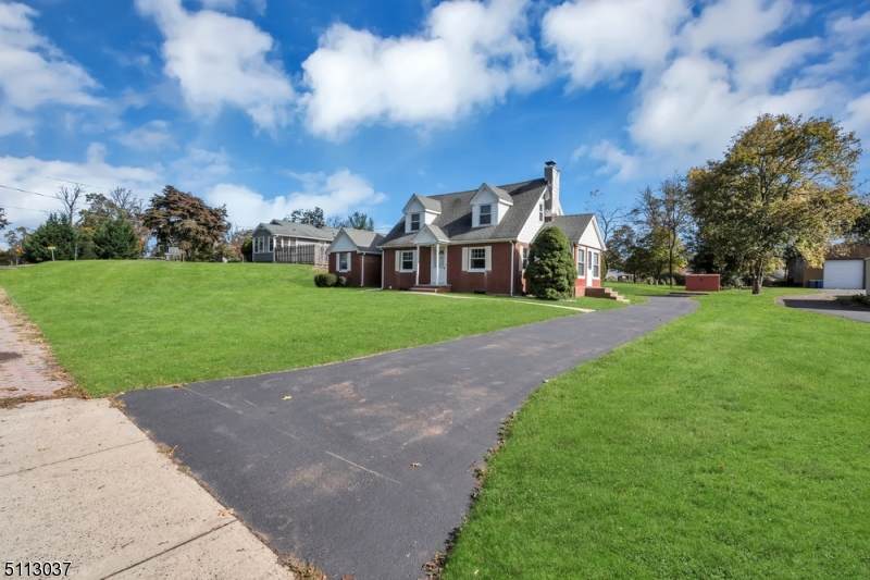 1345 Main St - Photo 1