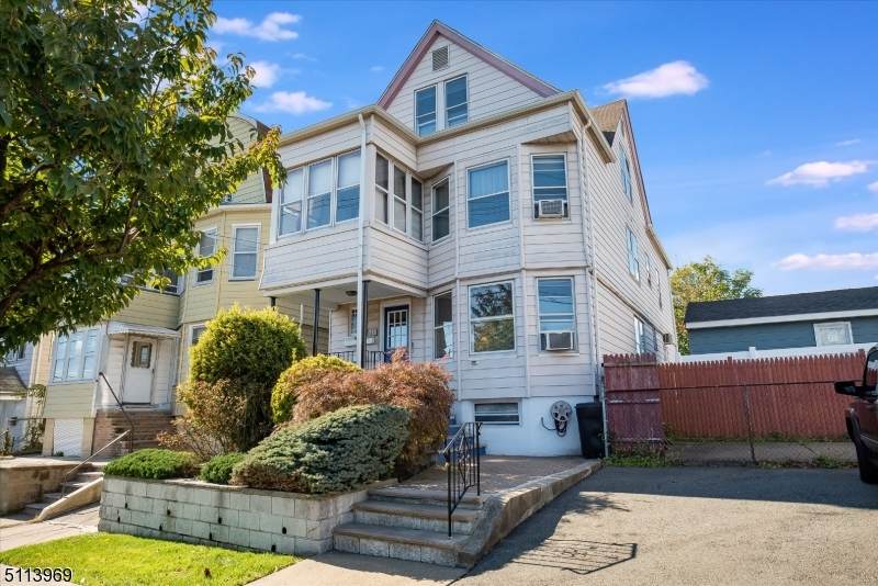 448 Lakeview Ave - Photo 1