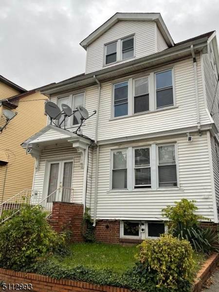 58 Summit Ave - Photo 1