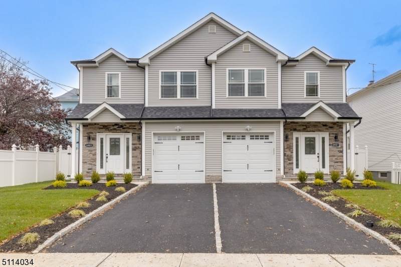 640 Willow Ave - Photo 1