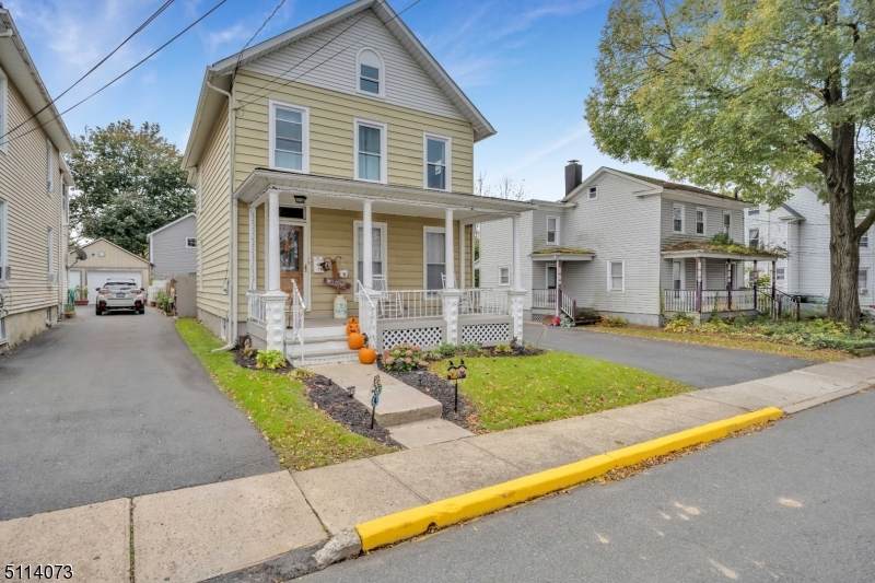 15 E Stewart St - Photo 1
