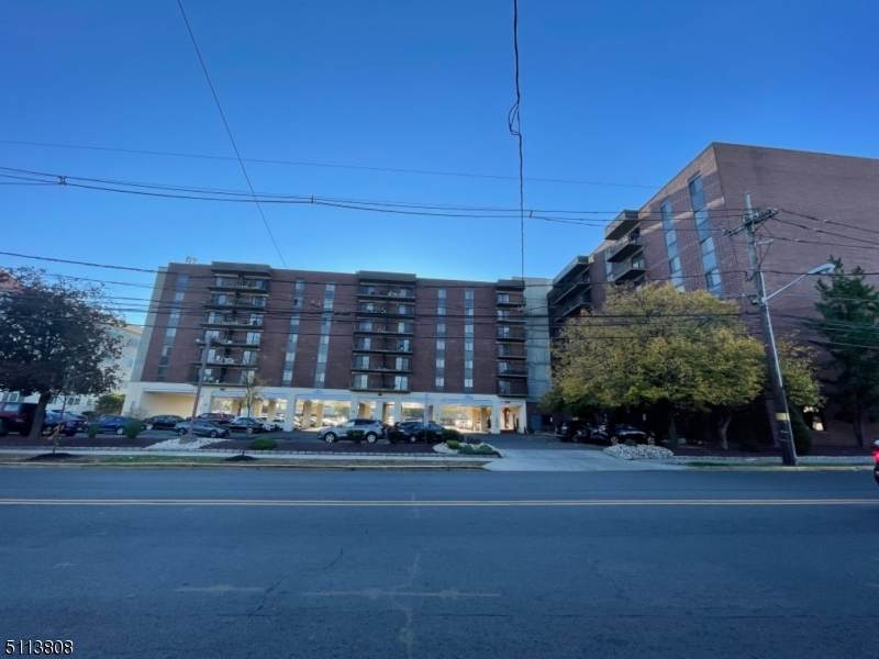 10 N Wood Ave - Photo 1