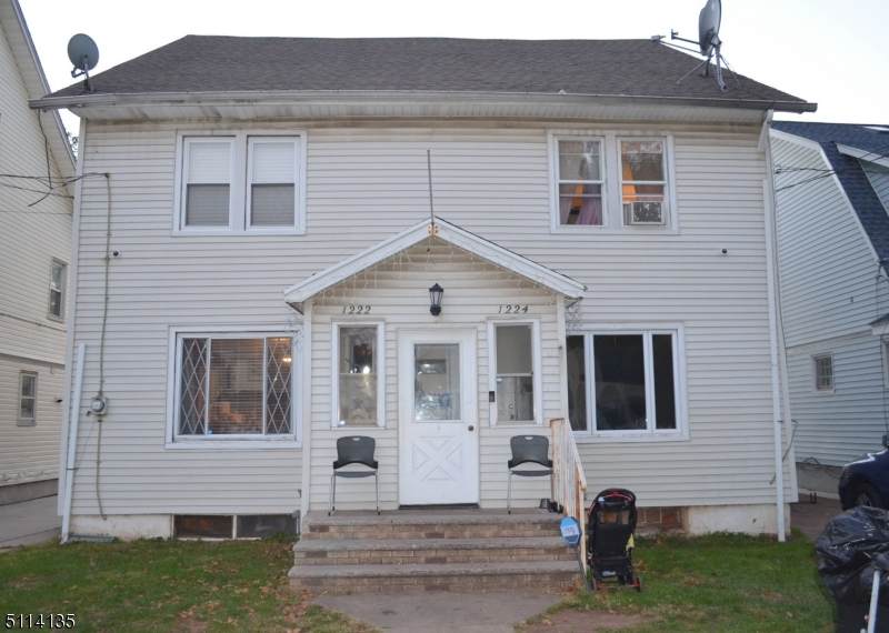 1222 Robert St - Photo 1