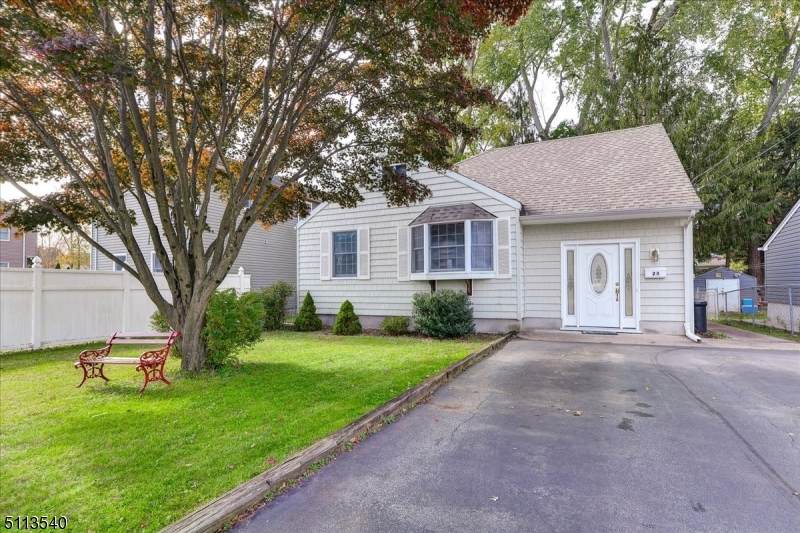 23 Roseland Ave - Photo 1