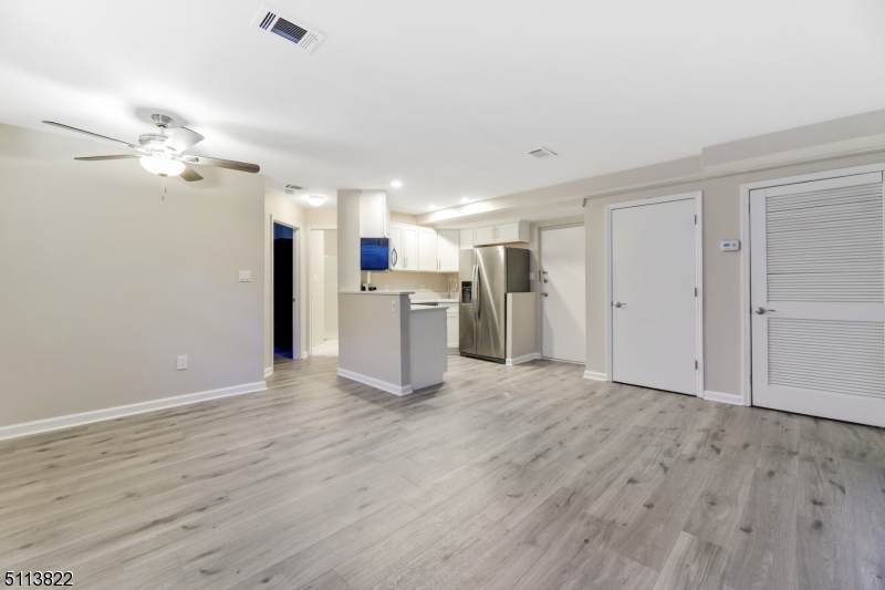 206 Main St - Photo 1