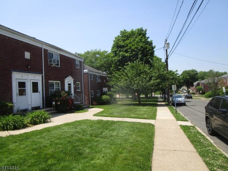 457 Blanchard Ter Unit 11 - Photo 1
