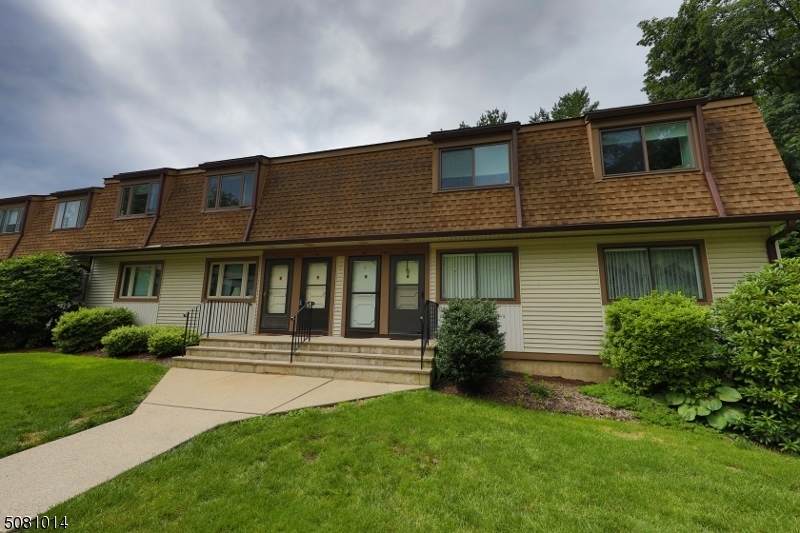 1921 Stonegate Ln - Photo 1