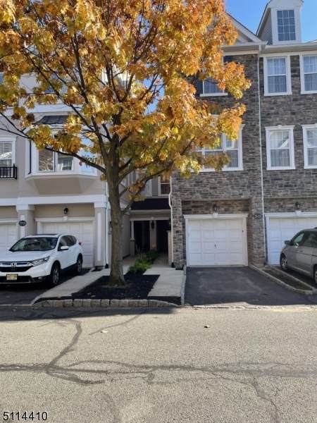 21 Devonshire Dr - Photo 1