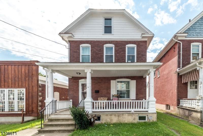 192 Irwin St - Photo 1