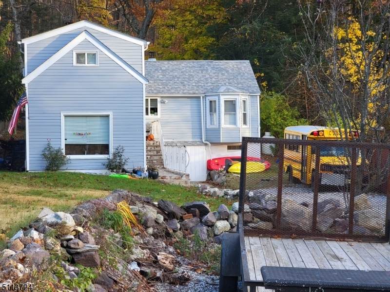 184 Lake Shore Dr - Photo 1