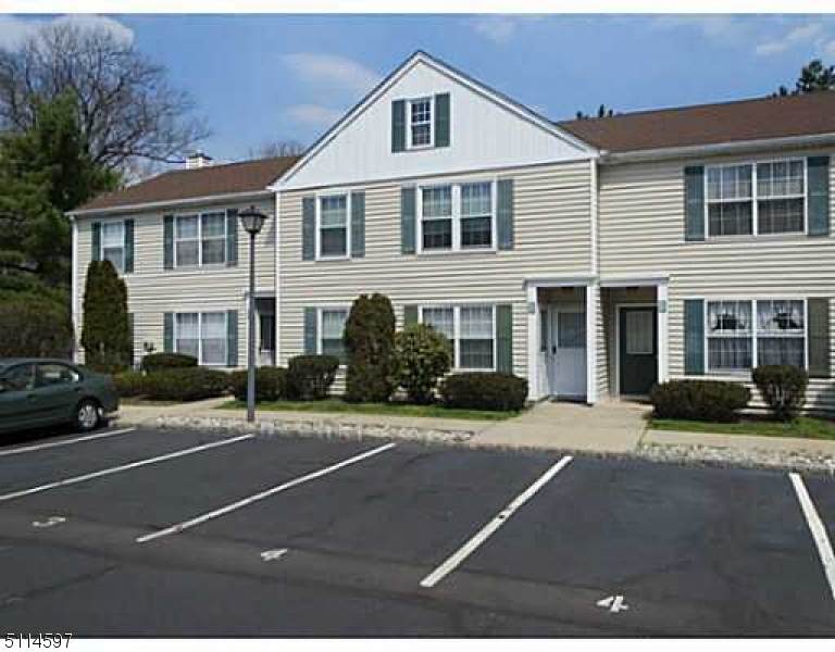 2 Hanover Sq - Photo 1