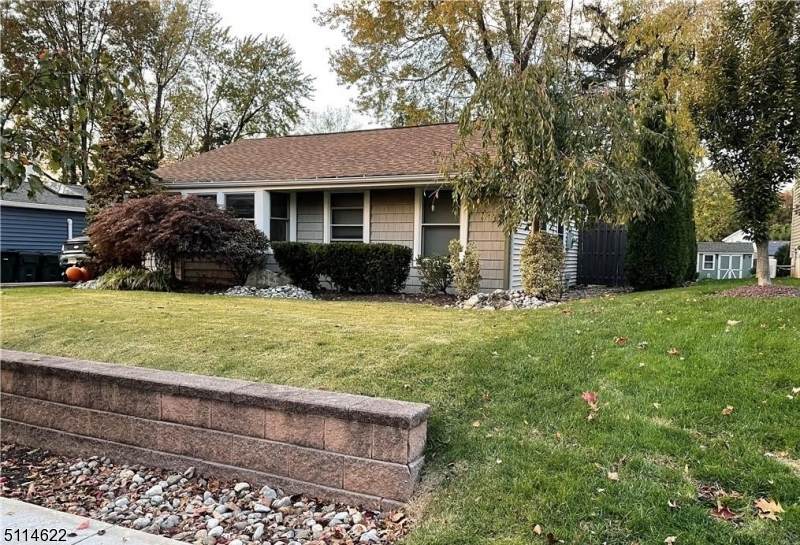 75 Summit Ave - Photo 1