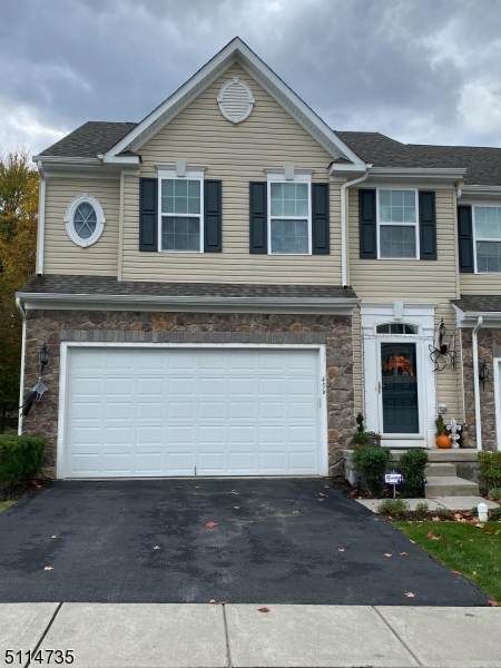45 Washington Square Cir - Photo 1