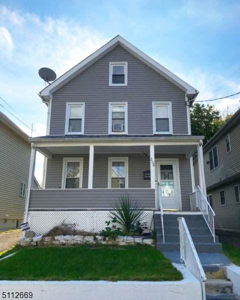208 Spooner Ave - Photo 1