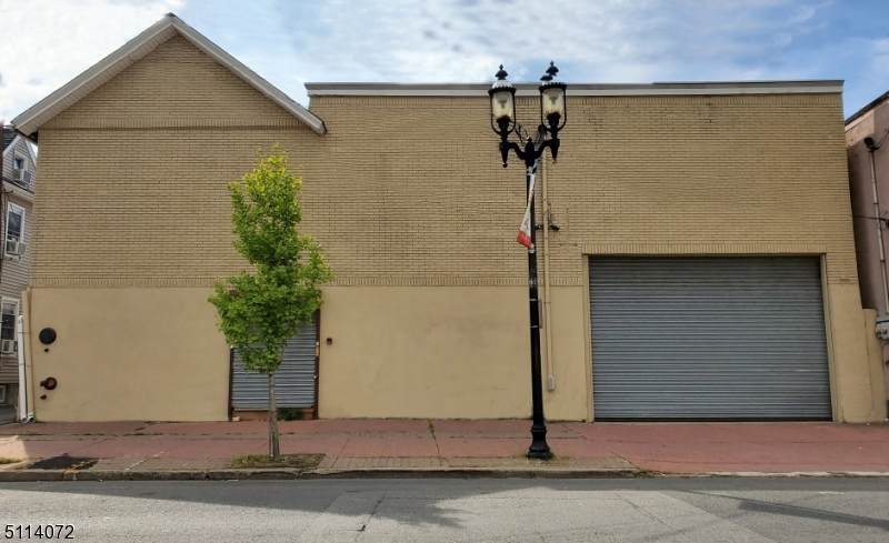 367 Somerset St - Photo 1