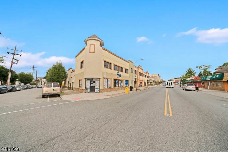 1038 Main Ave - Photo 1