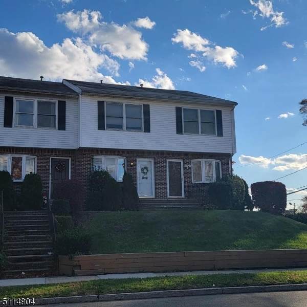 640 Chancellor Ave - Photo 1