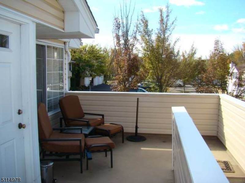 25 Foxwood Ct - Photo 1