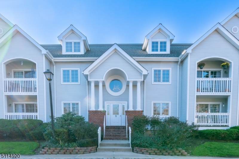 10 Leva Dr - Photo 1