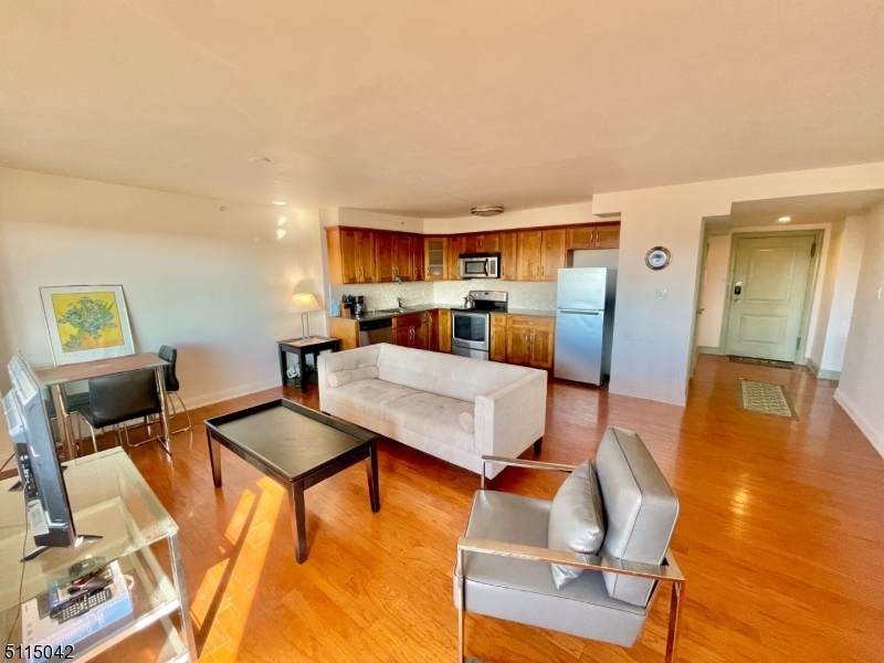60 Parkway Dr - Photo 1
