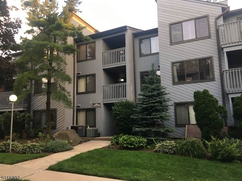 1459 John St - Photo 1