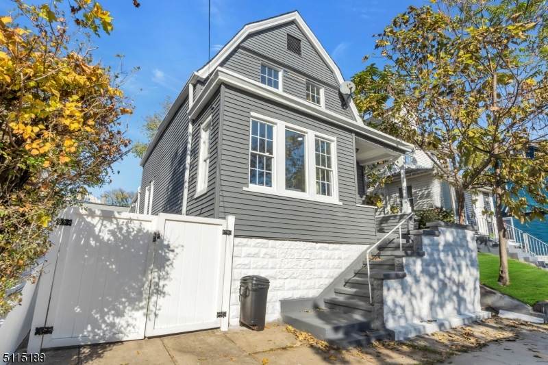 96 Melville Pl - Photo 1