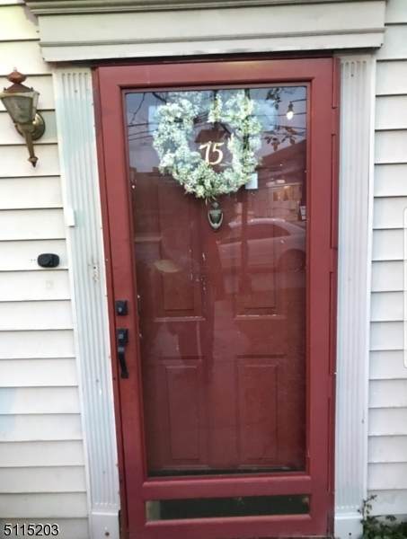 75 Howard St - Photo 1