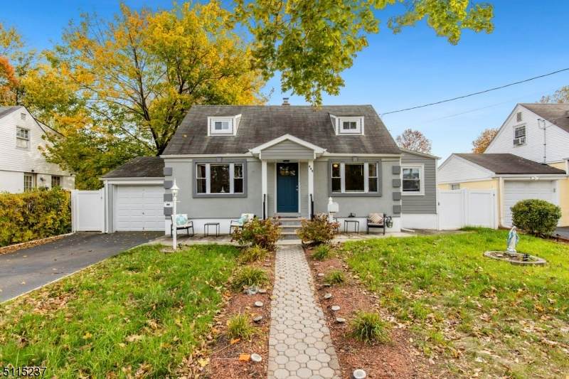 449 Brooklawn Avenue - Photo 1