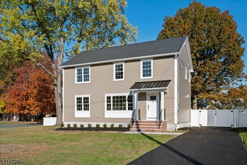 60 Carlson Pkwy - Photo 1