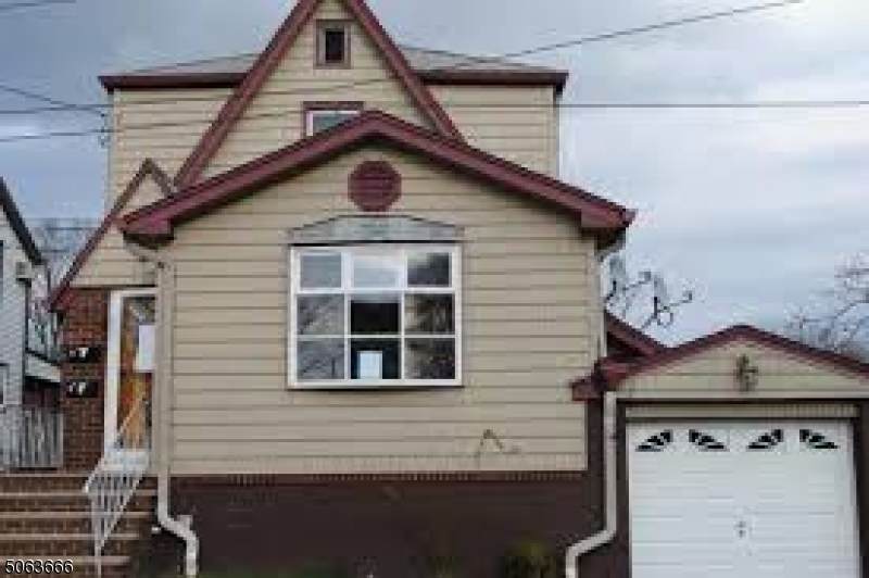 2 Center St - Photo 1