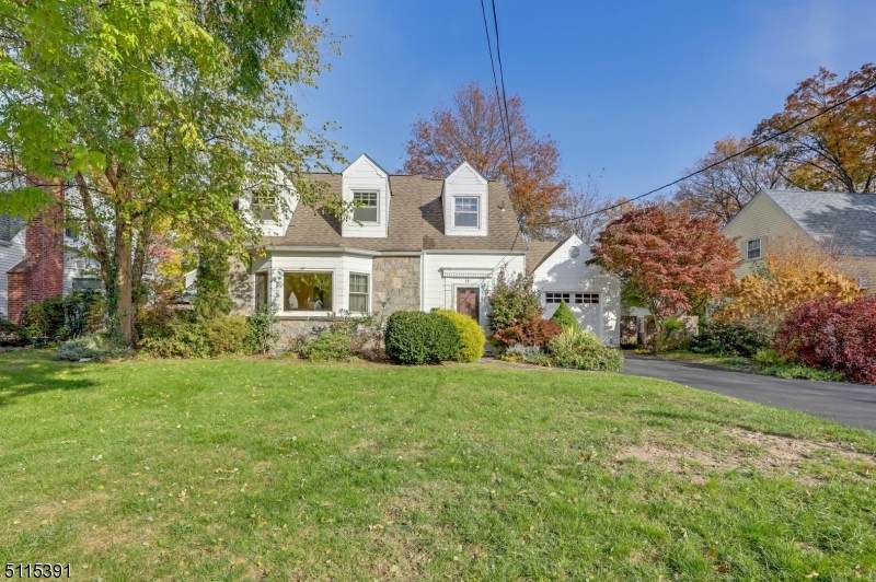 251 Olivia St - Photo 1